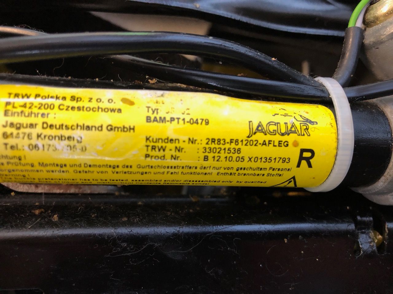 B2292 Airbag Light flashing code 33 Drivers Seatbelt Pretensioner